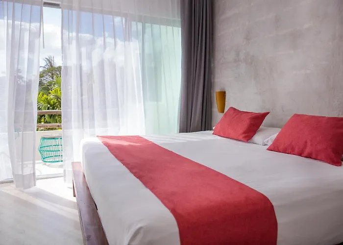 H2o Hotel 3*